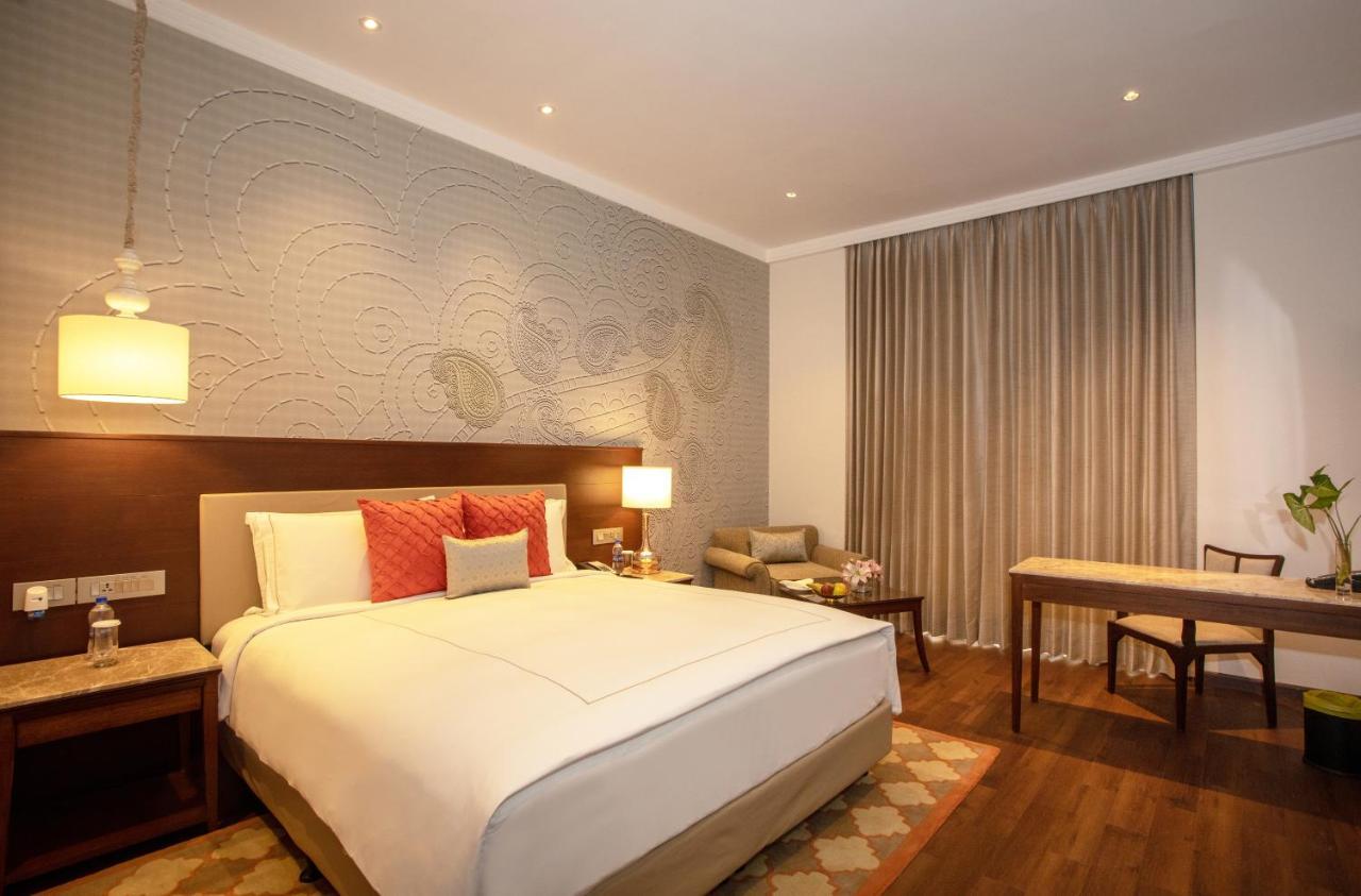 Hotel Taj Mahal, Lucknow Zewnętrze zdjęcie