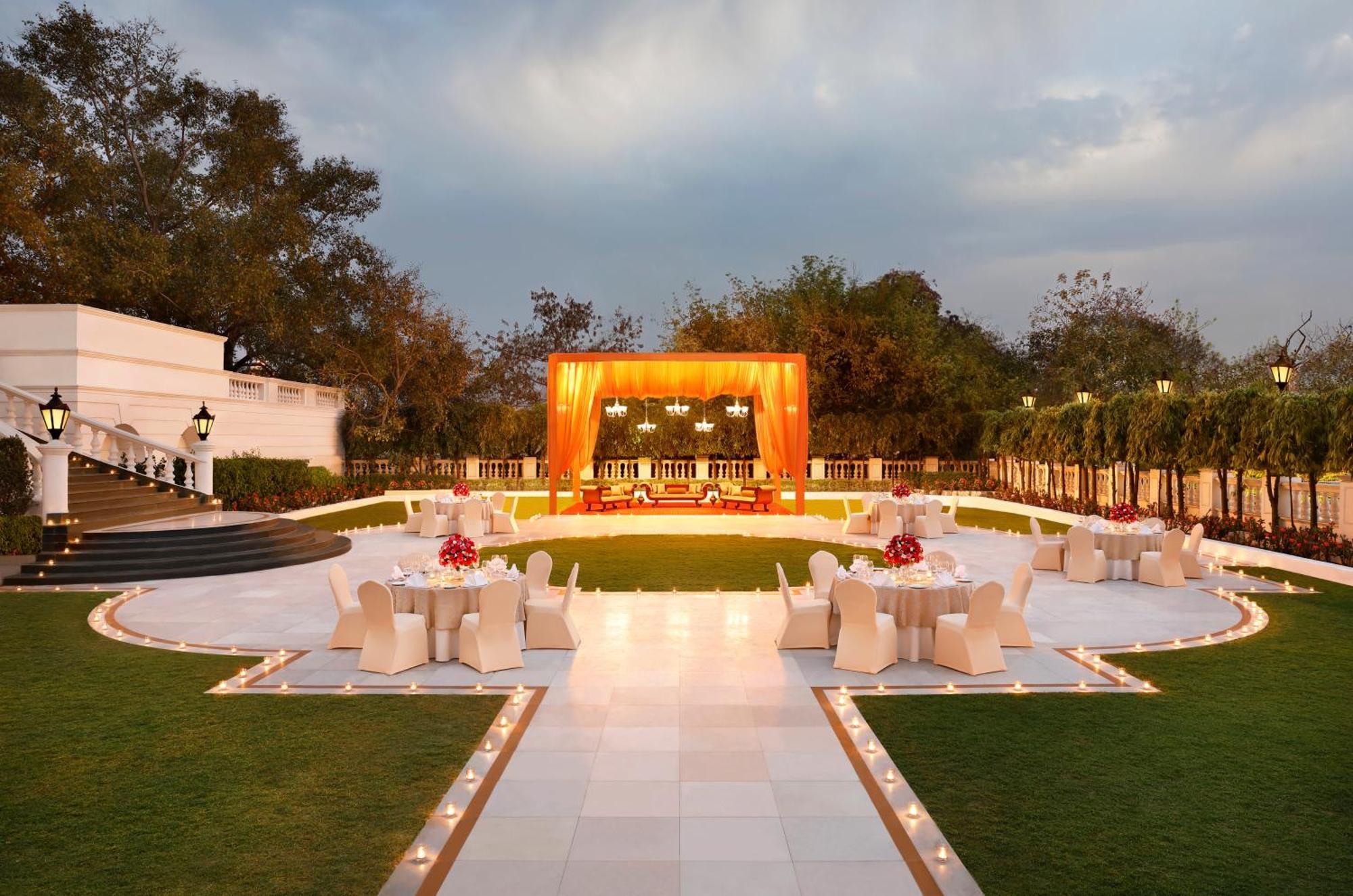 Hotel Taj Mahal, Lucknow Zewnętrze zdjęcie
