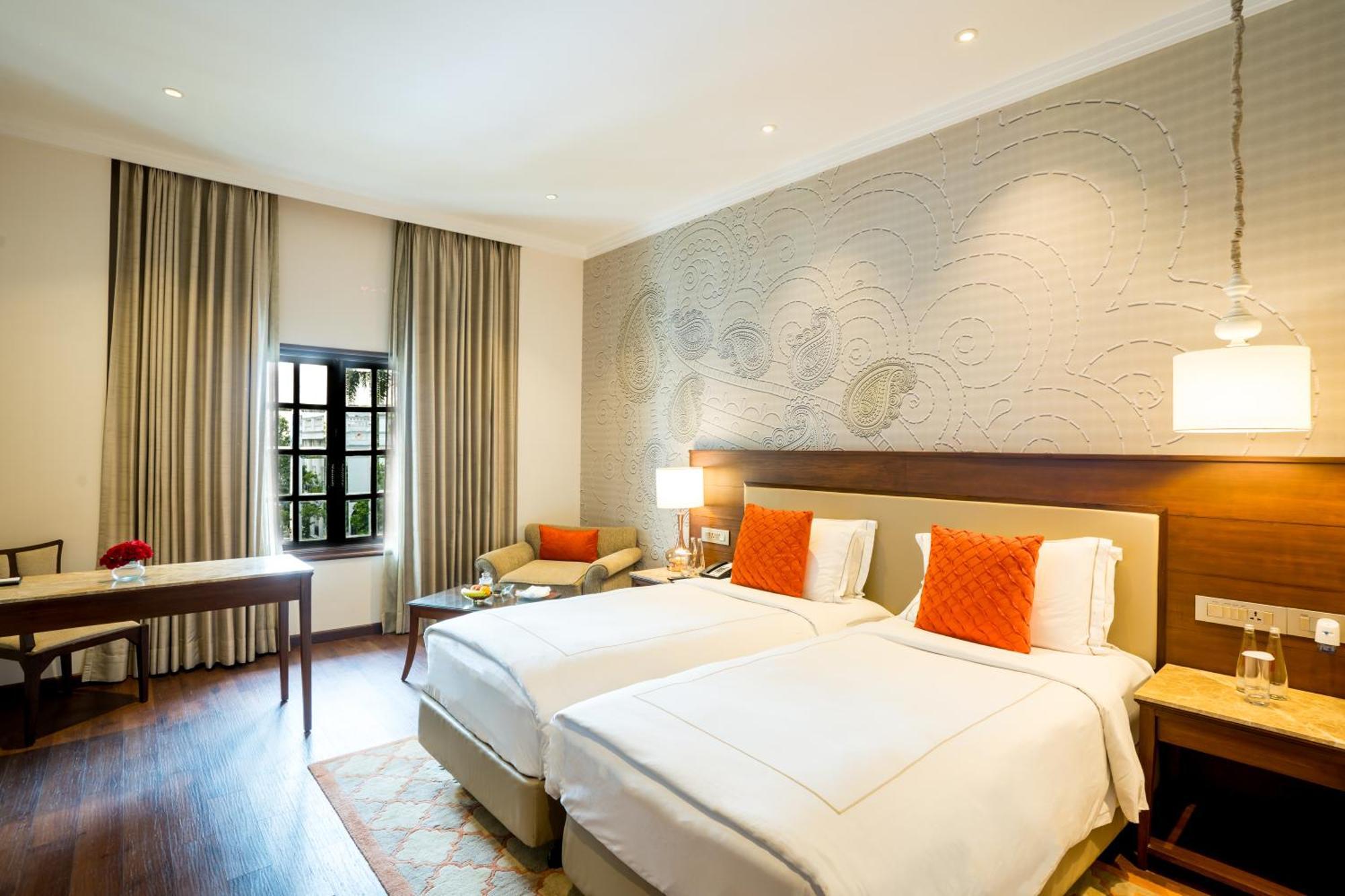 Hotel Taj Mahal, Lucknow Zewnętrze zdjęcie